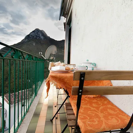 Bed and Breakfast Casa Tea 3*