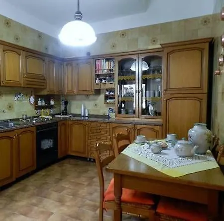 Casa Tea לינה וארוחת בוקר 3*