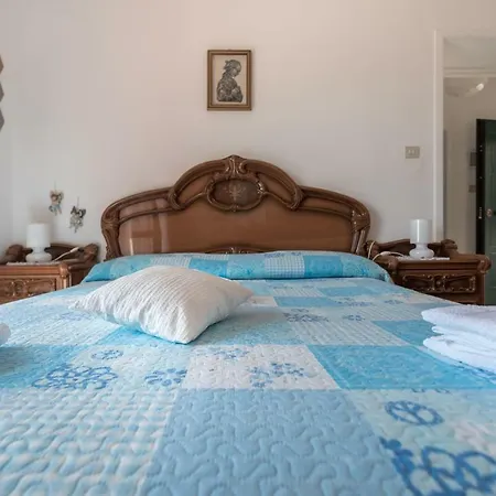 Casa Tea לינה וארוחת בוקר 3*