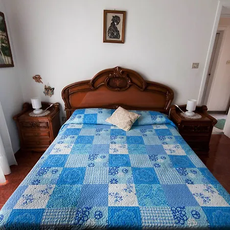 לינה וארוחת בוקר Casa Tea
